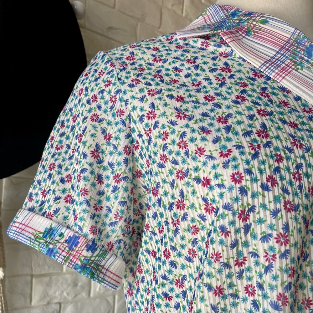 SOLD Vintage 1970s Sears Floral + Plaid Cottage Collared Shirt with Cuffed - Picture 6 of 14